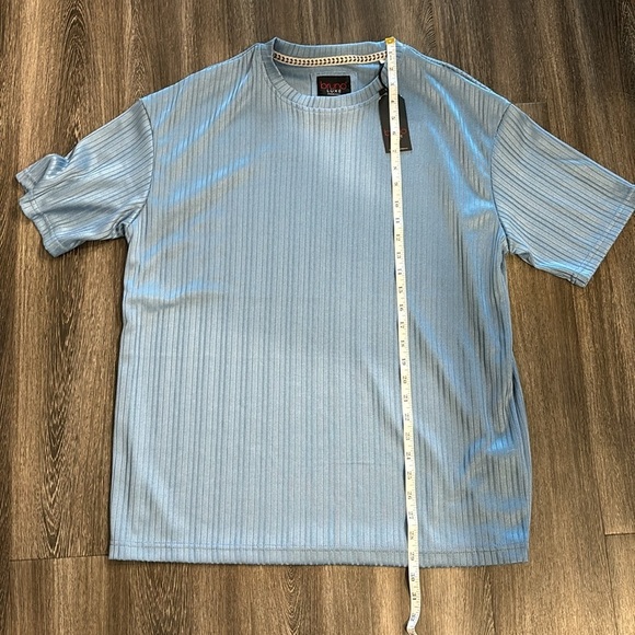 Men's Bruno Luxe Vertical Striped Blue NWT
Short Sleeved T-Shirt Size Me… - Picture 5 of 10
